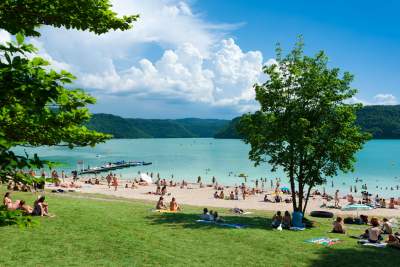 plage et baignade lac de vouglans, plage du surchauffant