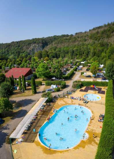 piscine du camping du surchauffant dans le jura, vouglans